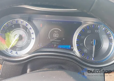 2016 Chrysler 300C Platinum Awd z USA, uszkodzony, nr VIN 2C3CCASG9GH208523